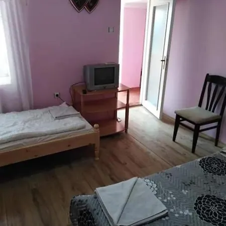 при дони Nyaraló *